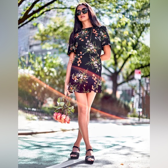 Aerosoles Cosmos Women's Crisscross Platform Sandal in Black Suede - Picture 2 of 11